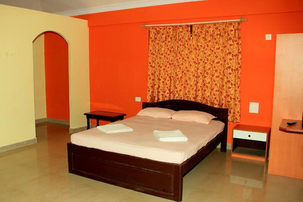 White Pearl Guest House Морджим Номер фото
